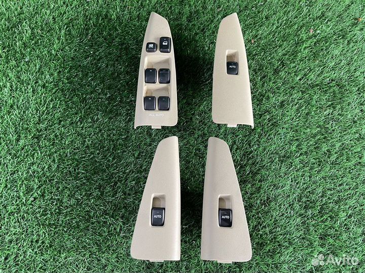 Блок управления стеклоподъемником Toyota Corolla