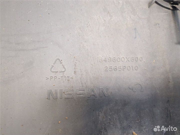 Чехол запаски Nissan Terrano 2, 2000