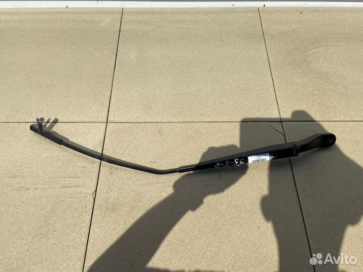 Поводок дворника правый Mazda 3 BK
