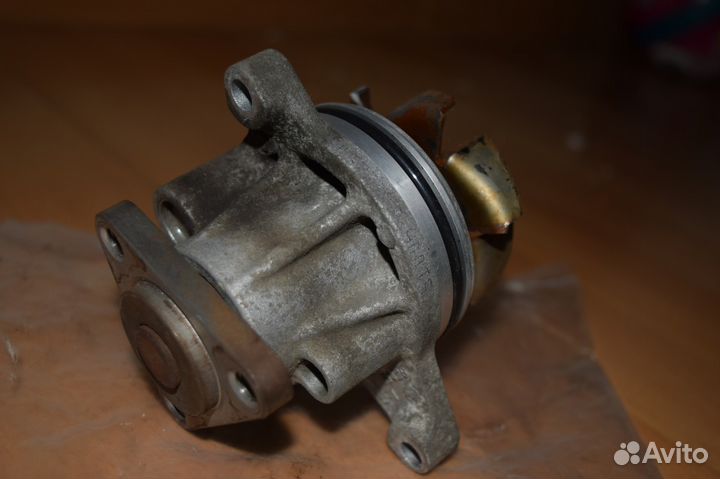 Насос водяной системы охлажден mazda LF94-15-100A