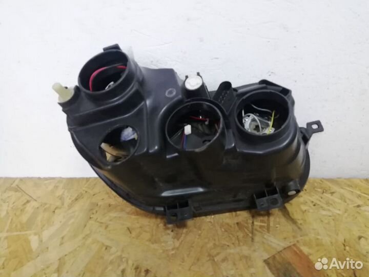 Фара передняя левая Volkswagen Polo IV TYC 20-A386