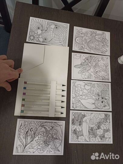 Раскраска антистресс с набором карандашей