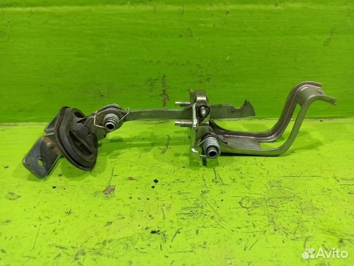 Ограничитель двери задний левый LADA Largus FL