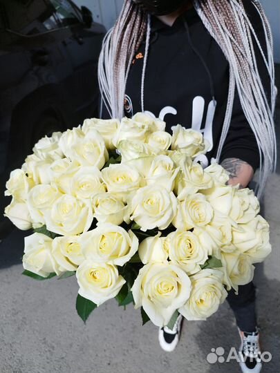Розы белые Аваланш цветы букеты 15 19 25 29