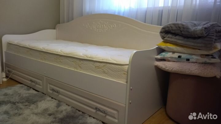 Продам кровать с матрасом (можно купить отдельно)