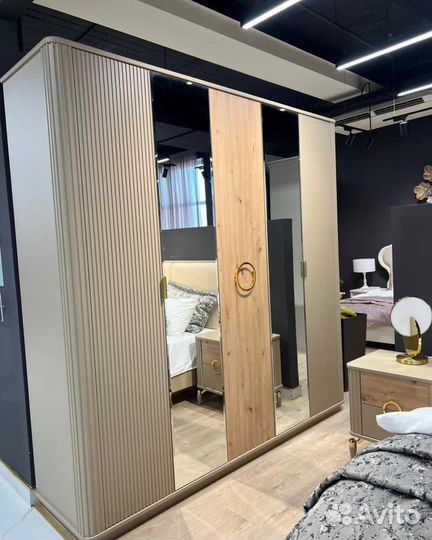 Спальный гарнитур