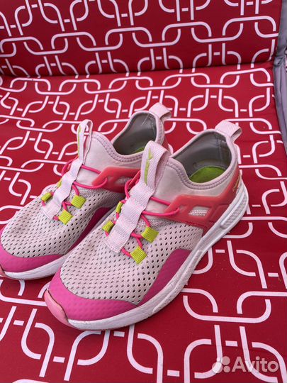 Кроссовки для девочки