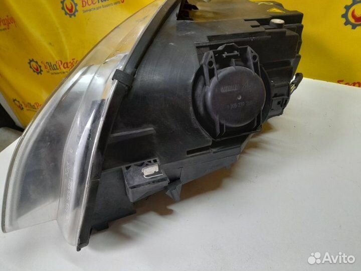 Фара передняя правая Audi A4 B7 2004-2009