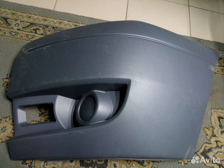 Накладка бампера переднего 