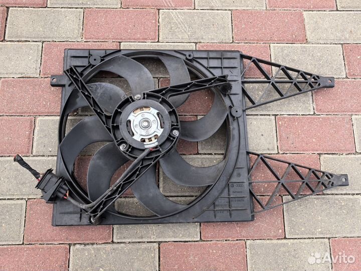Вентилятор охлаждения Шкода Фабия 2 Оригинал