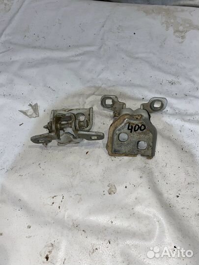Renault Logan 05- Петли задней правой двери 400