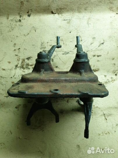 Крышка кпп газ 21 волга новая