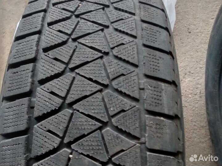 Bridgestone Blizzak DM-V2 265/65 R17 112R