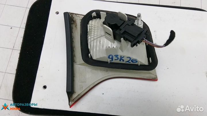 Фонарь крышки багажника правый Audi A4 B7 2005