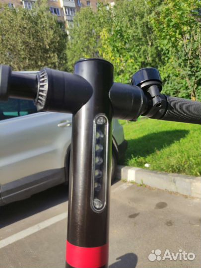 Электросамокат Tribe Karo