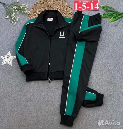 Костюм спортивный