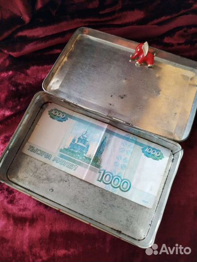 Жестяная коробка из- под монпасье. СССР