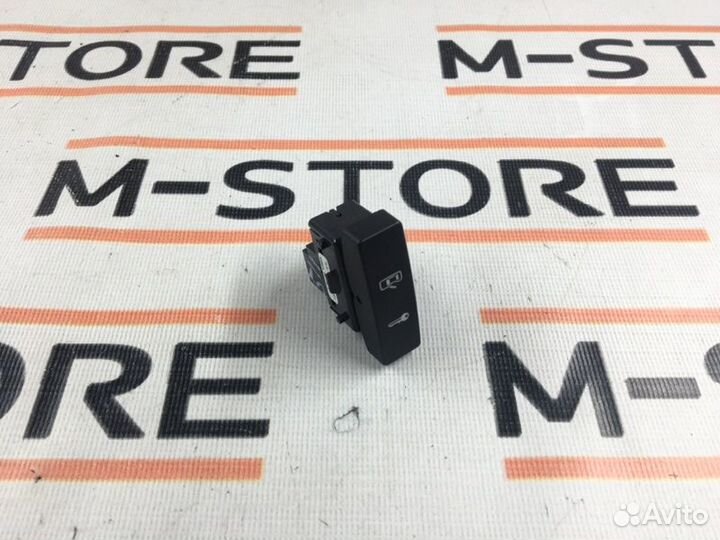 Кнопка центрального замка Volkswagen Touareg 7L