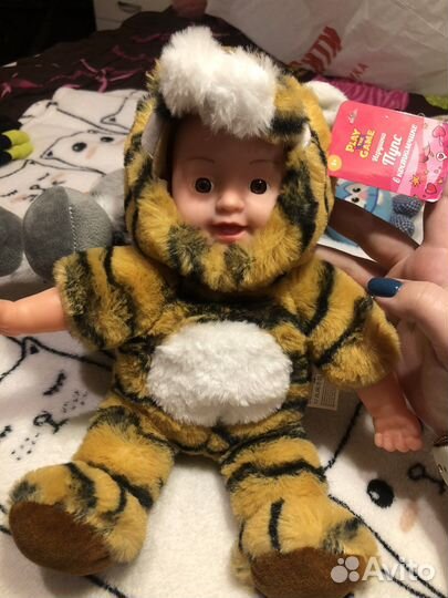 Игрушка пупс в костюмчике