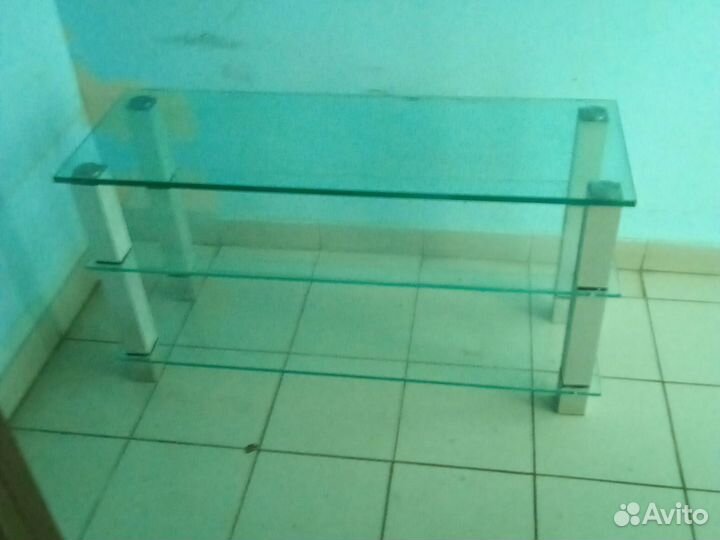 Стеклянная тумба под тв