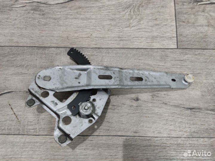 Стеклоподъемник задний правый Picanto 05-11