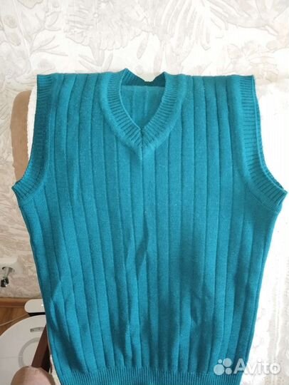 Жилетка школьная зеленая