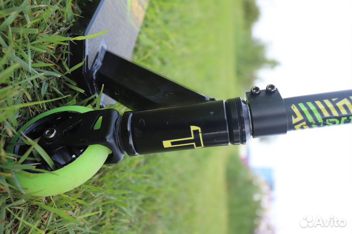 Трюковой самокат TechTeam Duker 202