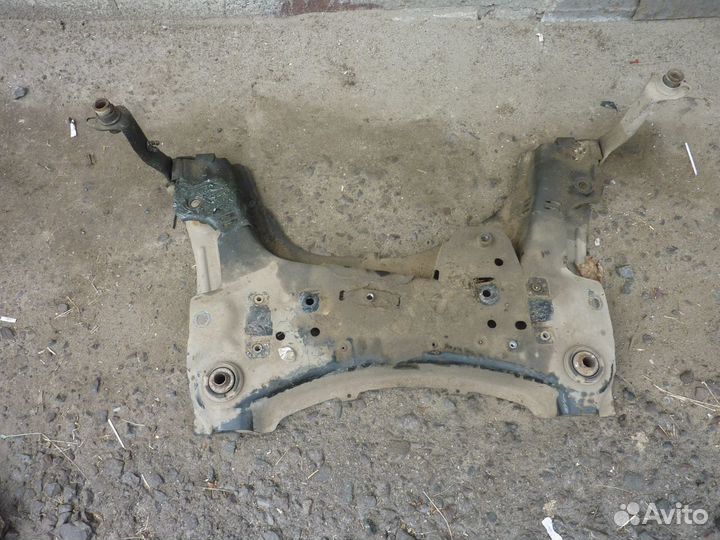 Renault Fluence Megane 3 подрамник