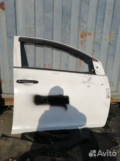 Дверь передняя правая Toyota Belta KSP92