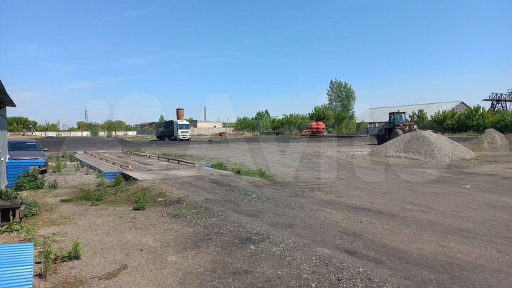 Машиноместо, > 30 м²