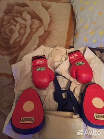 Боксерские перчатки