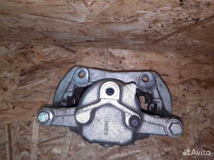 Суппорт передний левый Opel Corsa-C (Vita) 68