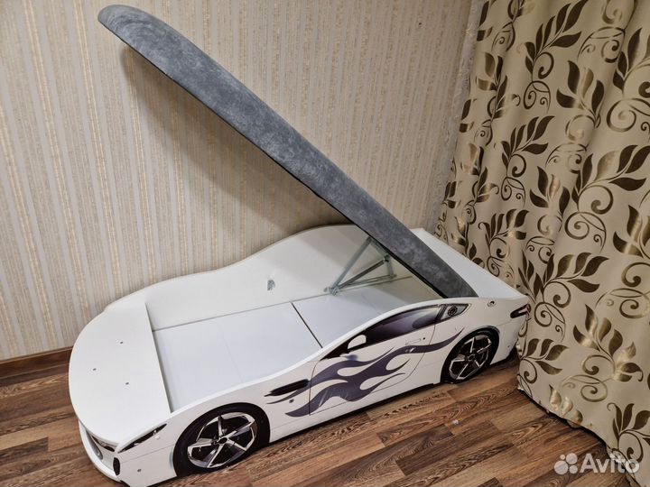 Детская кровать машина с матрасом