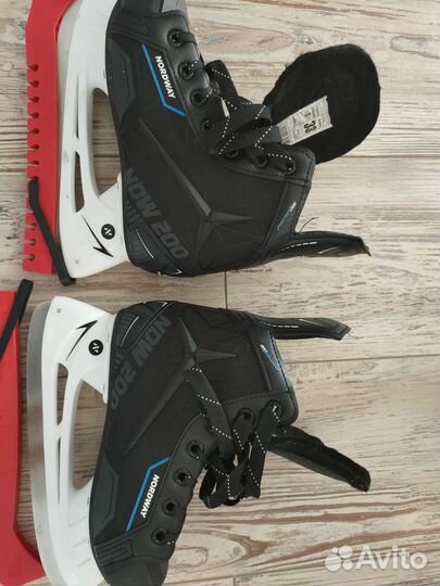 Коньки хоккейные