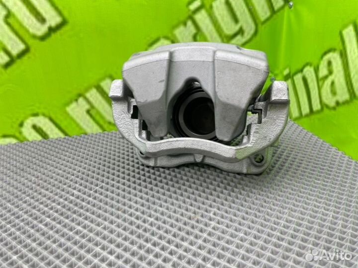 Суппорт передний левый Bmw X4 G02 B47D20 xdrive