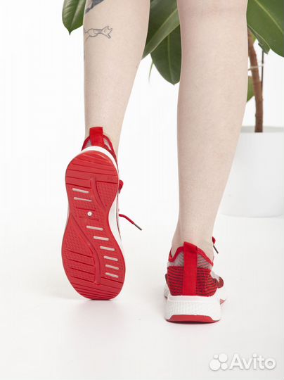 Кроссовки женские 39 размер новые