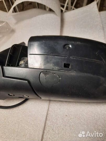 Левое наружнее зеркало на Шниву