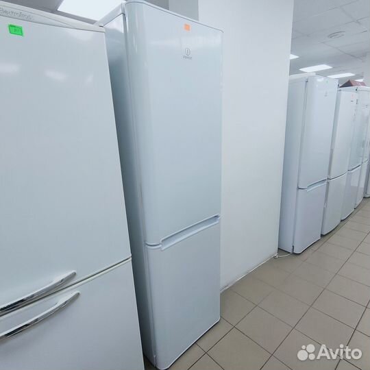 Холодильник indesit