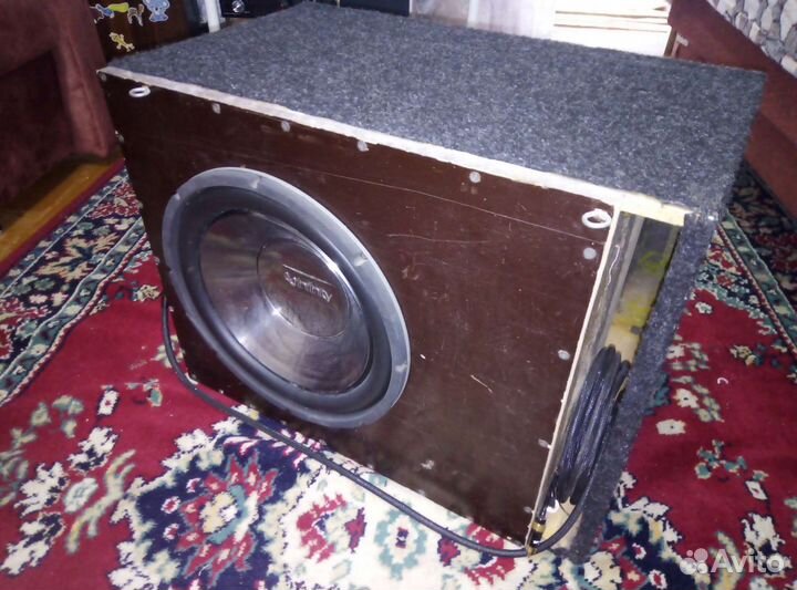 Сабвуфер для автомобиля