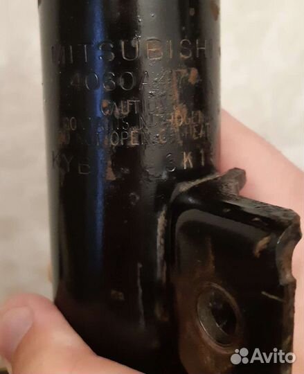 Стойка амортизационная передняя правая Mitsubishi