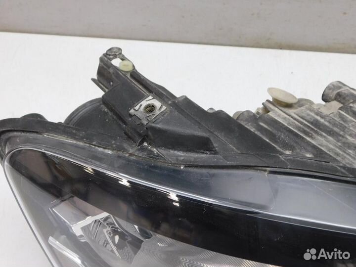 Фара правая Volkswagen Polo