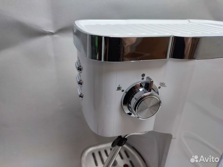 Кофемашина эспрессо рожковая + капсулы Nespresso