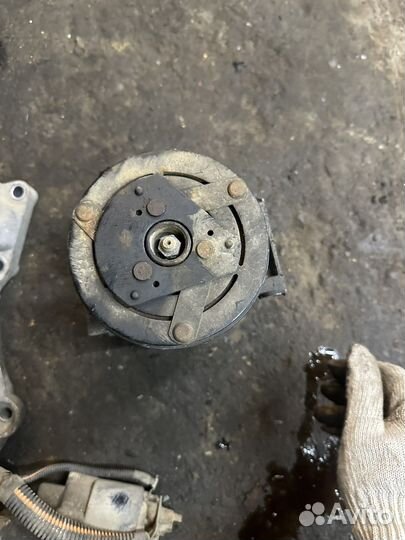 Компрессор кондиционера Renault Laguna 2