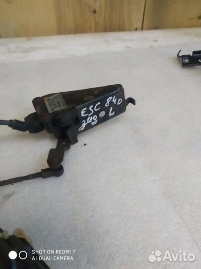 Датчик просвета зад левый Cadillac Escalade Tahoe