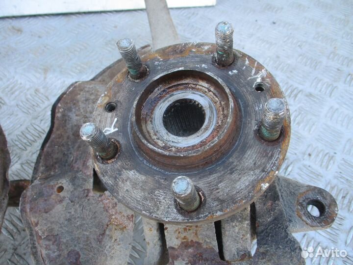 Кулак поворотный FAW Besturn B50 12г