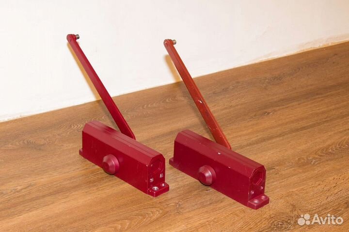 Доводчик дверной