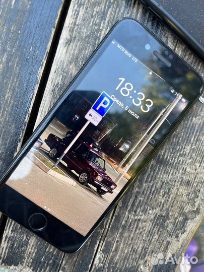 Телефон iPhone 7 32