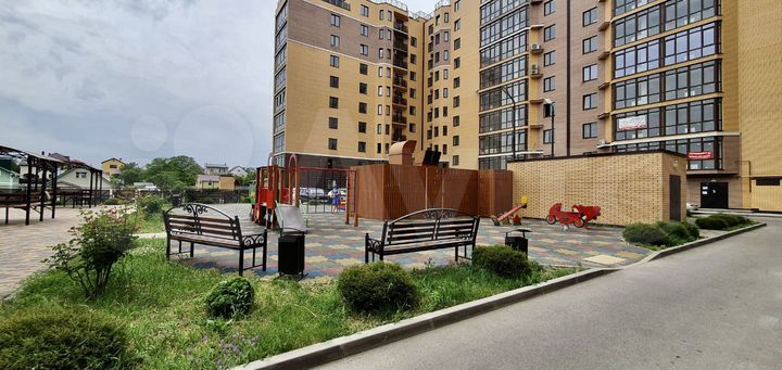 2-к. квартира, 72 м², 2/10 эт.