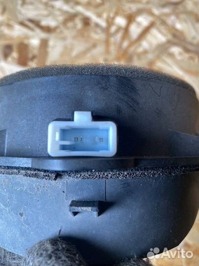 Динамик передний Toyota Avensis