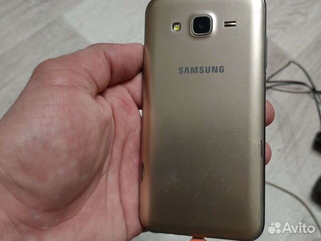 Телефон Samsung galaxy j5